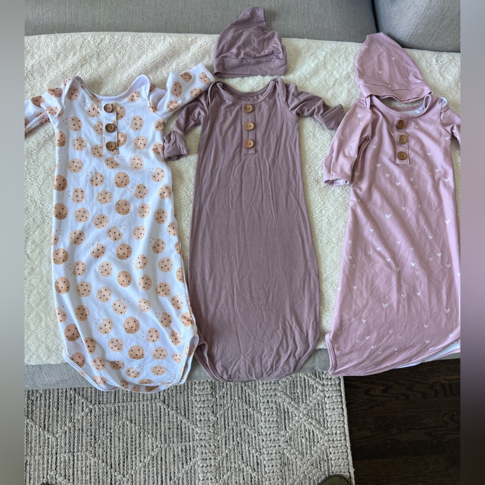 Caden Lane newborn knotted gown and hat bundle
